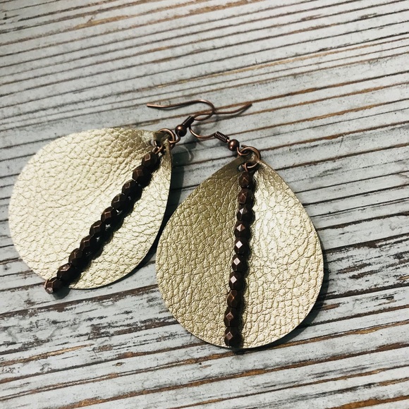 Hidden Grace. Gold Shimmer Faux Earrings. - Picture 1 of 2